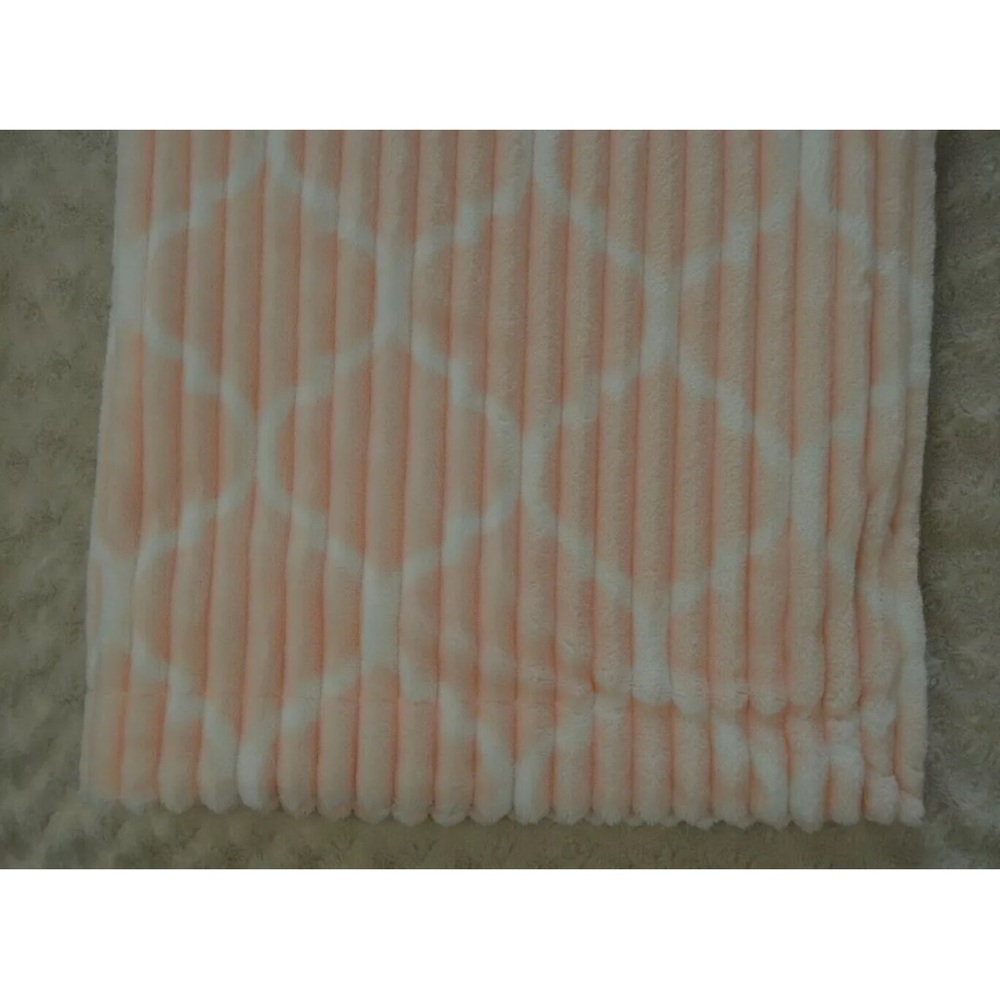 Thro Karlie Quaterfoil Ribbed Baby Blanket Pink Peach White Ballerina Plush
